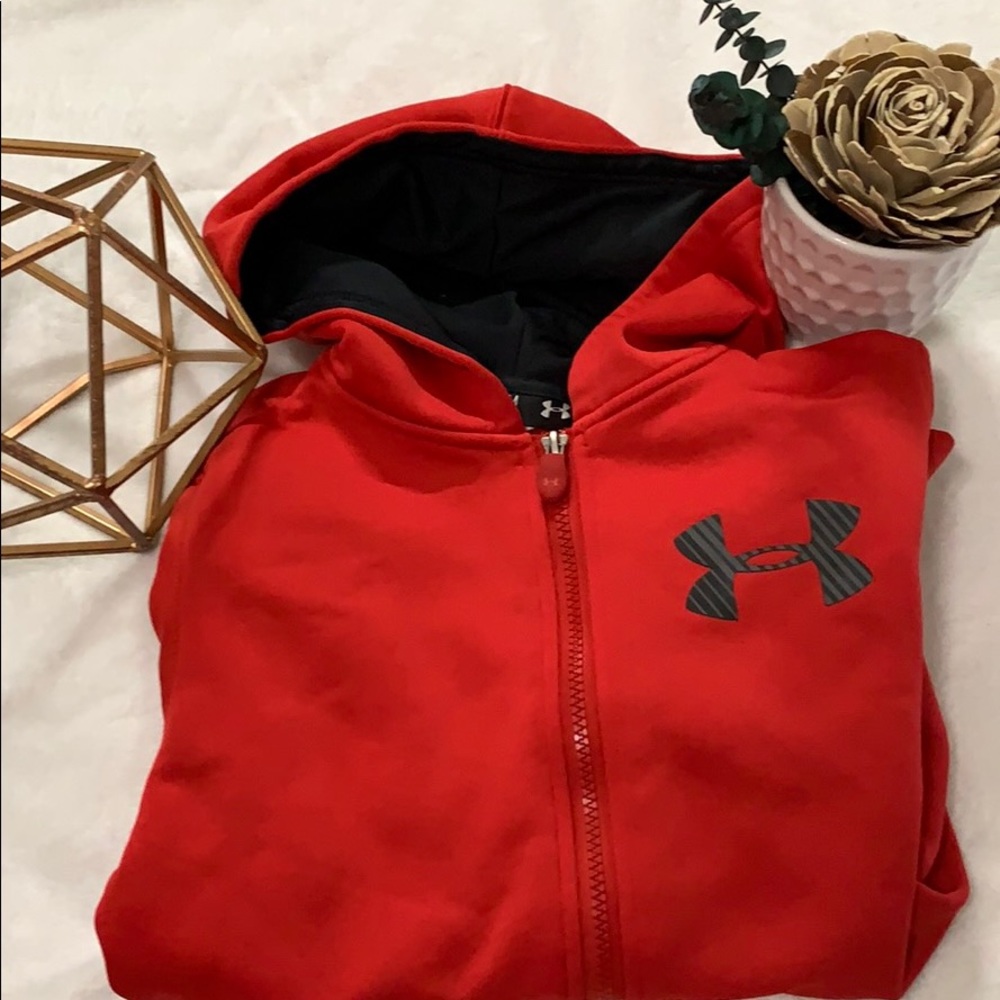 🌿Under Armour boys sweater